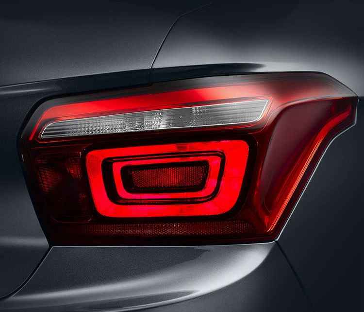 Правий задній ліхтар Citroën C-Elysée крупним планом